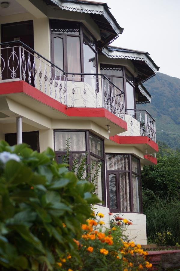 Hotel Shivalay Dharamshala Exteriör bild
